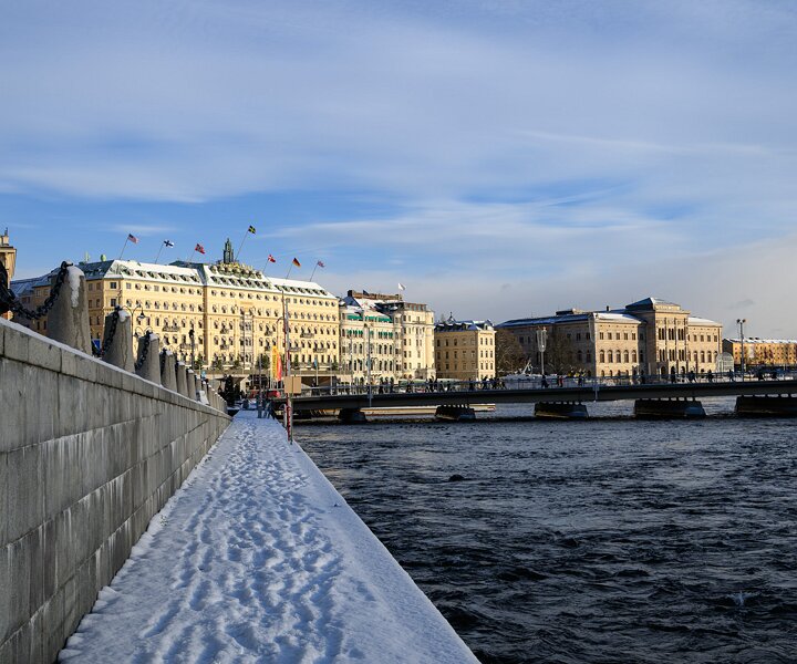_DSC1484 At Strömgatan in November. Grand Hôtel in the background.