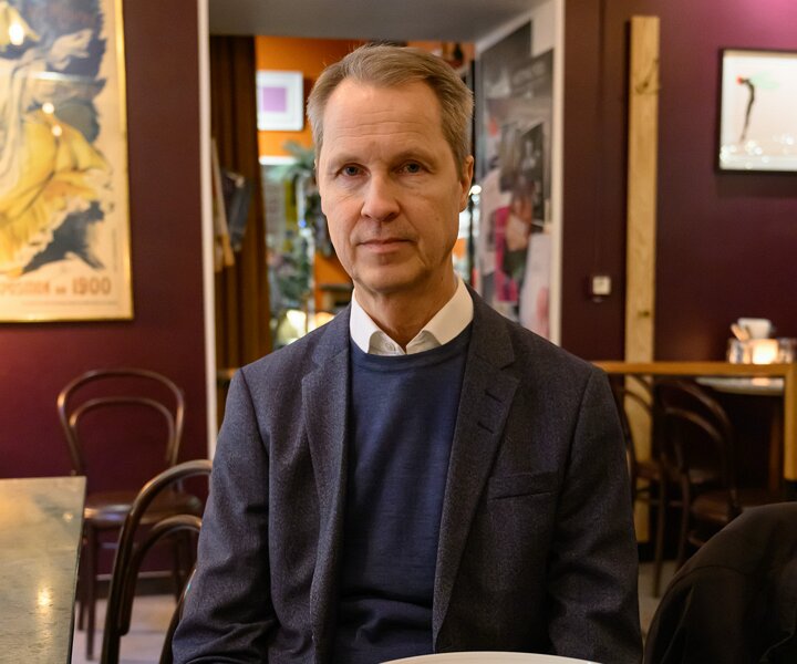 _DSC1602 Arto having lunch in Stockholm.