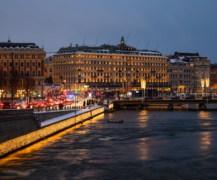 _DSC1619 At Strömgatan with light decorations in December, view of Grand Hôtel.